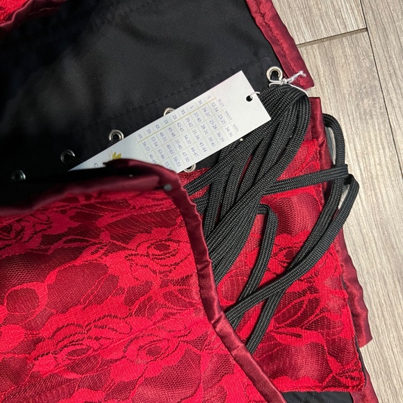 Deep wine color underbust corset - Picture 7 of 9